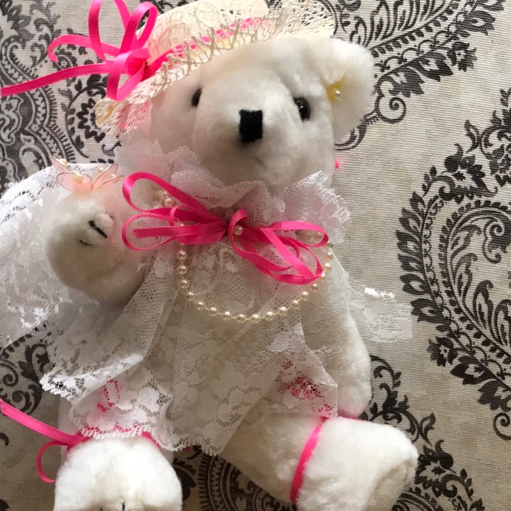 Dressy Bear